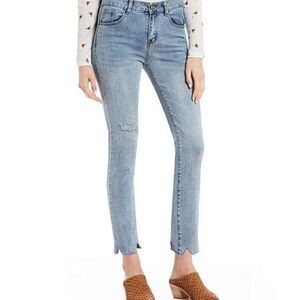 Chelsea & Violet C&V women Scalloped Hem Jeans size 30 Destructed 27" inseam $59